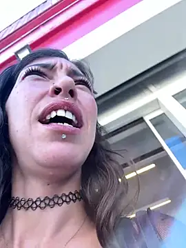 Snapshot of amanilouve chatting on 16, 4, 2026 amanilouve online show from 16, 4, 2026