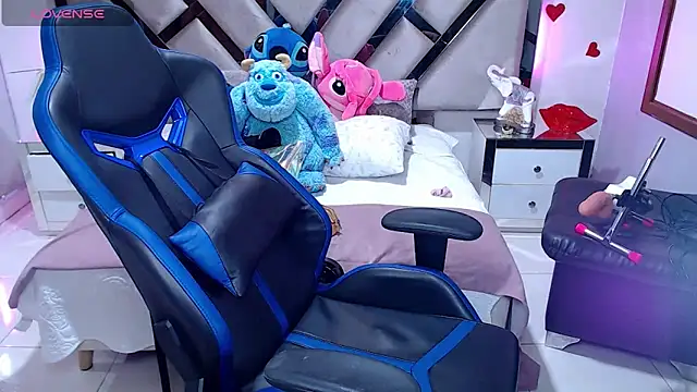 Snapshot of lady_Ary_xx chatting on 21, 12, 2024 lady Ary xx online show from 21, 12, 2024