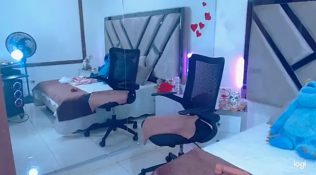 Snapshot of lady_Ary_xx chatting on 4, 3, 2025 lady Ary xx online show from 4, 3, 2025