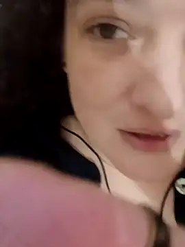 Snapshot of Bella_melada chatting on 20, 10, 2025 Bella melada online show from 20, 10, 2025