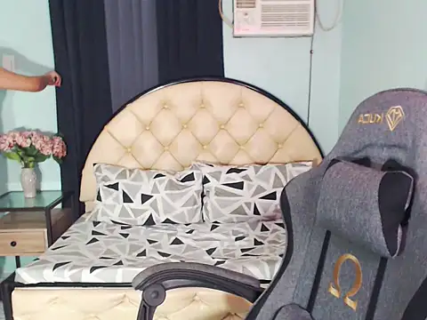 Snapshot of WeezyBabyXoxo chatting on 25, 11, 2025 WeezyBabyXoxo online show from 25, 11, 2025