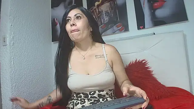 Snapshot of Tania_mature chatting on 6, 7, 2026 Tania mature online show from 6, 7, 2026