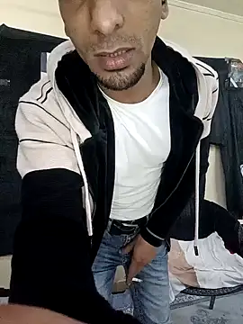 Snapshot of highguy chatting on 24, 12, 2024 highguy online show from 24, 12, 2024
