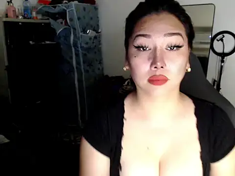 Snapshot of urqueendominant chatting on 7, 4, 2026 urqueendominant online show from 7, 4, 2026