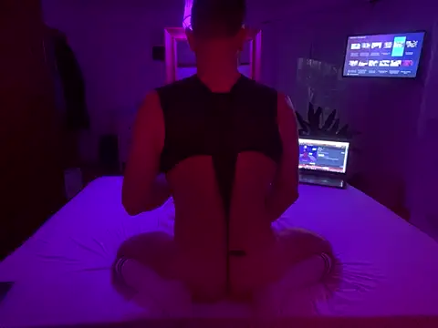 Snapshot of bipatrick40 chatting on 22, 9, 2025 bipatrick40 online show from 22, 9, 2025