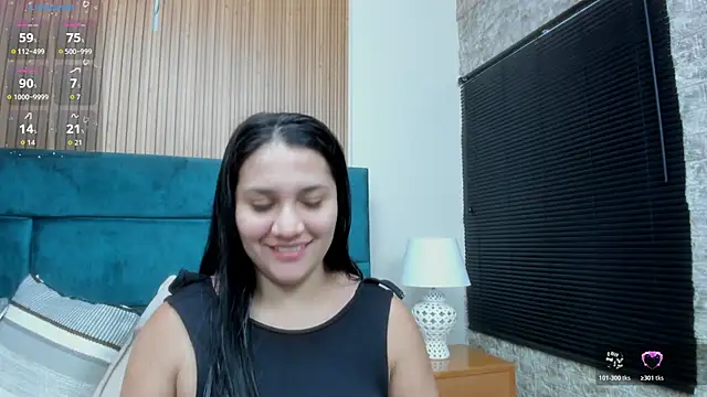 Snapshot of Kareena_chopra chatting on 7, 4, 2026 Kareena chopra online show from 7, 4, 2026