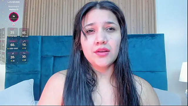 Snapshot of Kareena_chopra chatting on 23, 6, 2026 Kareena chopra online show from 23, 6, 2026