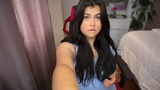 Snapshot of Alyaa_s chatting on 5, 2, 2026 Alyaa s online show from 5, 2, 2026