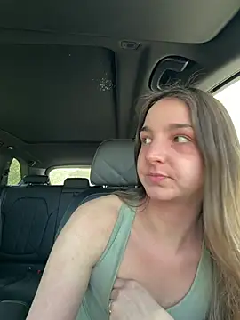 Snapshot of DoriDeluxe66 chatting on 15, 2, 2026 DoriDeluxe66 online show from 15, 2, 2026