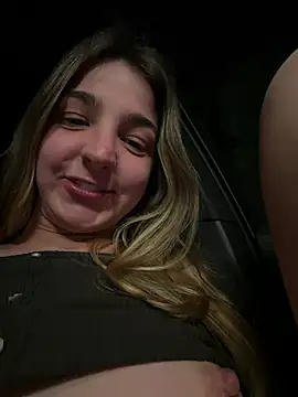 Snapshot of DoriDeluxe66 chatting on 28, 2, 2026 DoriDeluxe66 online show from 28, 2, 2026