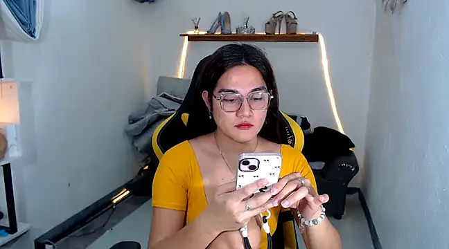 Snapshot of MarieLoveGlamorous chatting on 8, 2, 2025 MarieLoveGlamorous online show from 8, 2, 2025