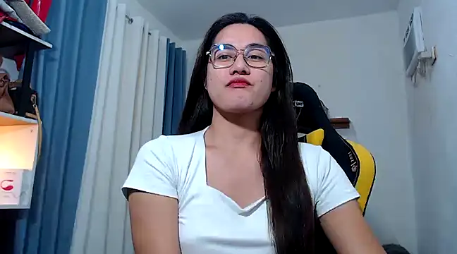 Snapshot of MarieLoveGlamorous chatting on 2, 3, 2025 MarieLoveGlamorous online show from 2, 3, 2025