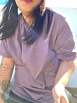 Snapshot of johanna974x chatting on 5, 4, 2026 johanna974x online show from 5, 4, 2026