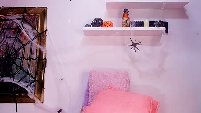 Snapshot of naia_blessed chatting on 21, 10, 2025 naia blessed online show from 21, 10, 2025