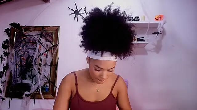 Snapshot of naia_blessed chatting on 27, 10, 2025 naia blessed online show from 27, 10, 2025