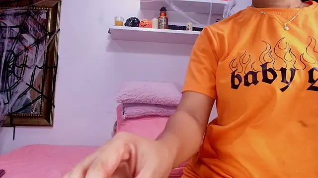 Snapshot of naia_blessed chatting on 28, 10, 2025 naia blessed online show from 28, 10, 2025