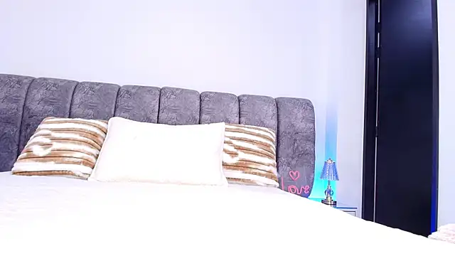 Snapshot of naia_blessed chatting on 21, 11, 2025 naia blessed online show from 21, 11, 2025