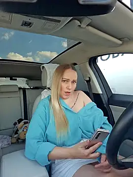 Snapshot of Bondgirl_013 chatting on 21, 9, 2025 Bondgirl 013 online show from 21, 9, 2025