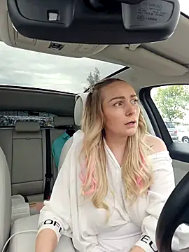 Snapshot of Bondgirl_013 chatting on 5, 10, 2025 Bondgirl 013 online show from 5, 10, 2025