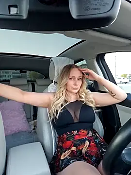 Snapshot of Bondgirl_013 chatting on 29, 10, 2025 Bondgirl 013 online show from 29, 10, 2025