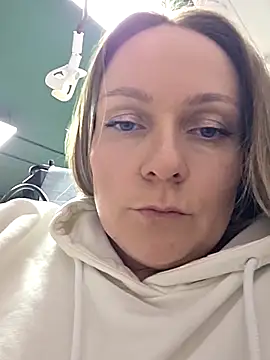 Bondgirl 013 online show from 9, 4, 2026