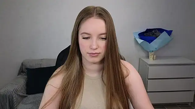 EvaMaddison online show from 17, 12, 2024