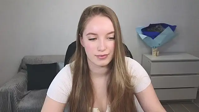 EvaMaddison online show from 18, 12, 2024