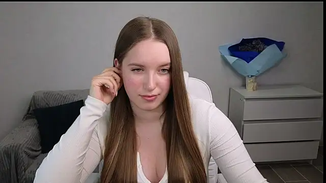 EvaMaddison online show from 2, 2, 2025