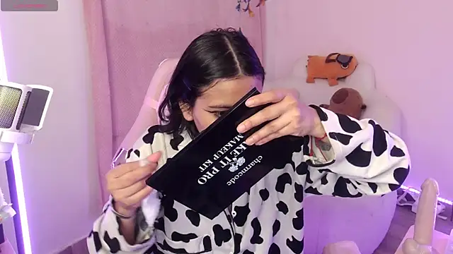 Nami usagi online show from 10, 10, 2025