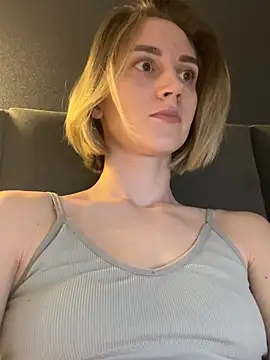 Snapshot of Feral_berry_8133 chatting on 3, 3, 2025 Feral berry 8133 online show from 3, 3, 2025