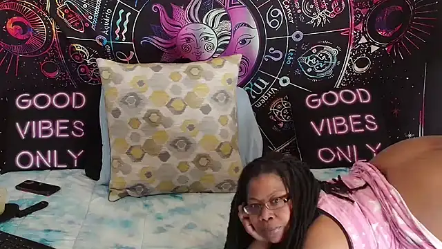 Snapshot of RenaeCumsAlot chatting on 14, 1, 2025 RenaeCumsAlot online show from 14, 1, 2025