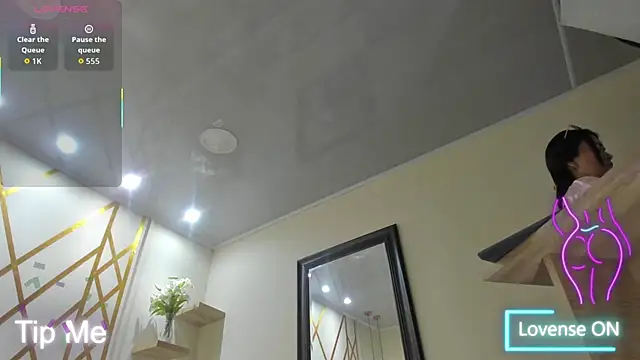 bonie lov online show from 11, 11, 2025