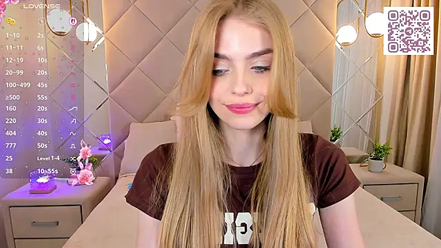 Snapshot of sayl0r_moon chatting on 11, 3, 2025 sayl0r moon online show from 11, 3, 2025