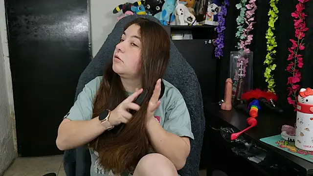 Snapshot of ann_bronw chatting on 1, 12, 2025 ann bronw online show from 1, 12, 2025