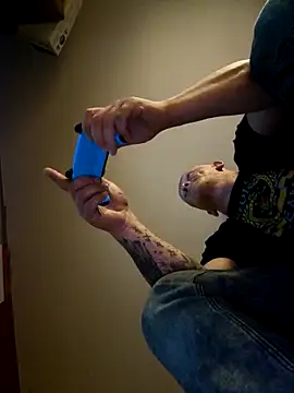 Snapshot of szaoonybyczek chatting on 16, 11, 2025 szaoonybyczek online show from 16, 11, 2025