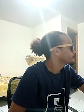 Snapshot of JamesQuaresma chatting on 10, 2, 2025 JamesQuaresma online show from 10, 2, 2025