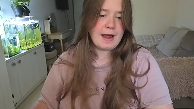 Snapshot of remirann_ chatting on 6, 10, 2025 remirann online show from 6, 10, 2025