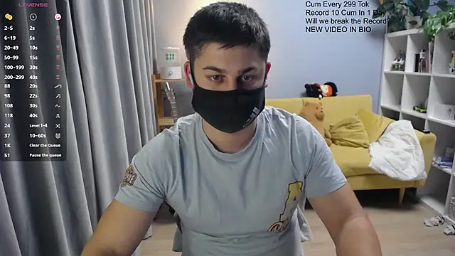 Snapshot of Tomguys chatting on 30, 4, 2026 Tomguys online show from 30, 4, 2026
