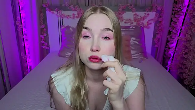 LilyStarlight online show from 7, 6, 2026