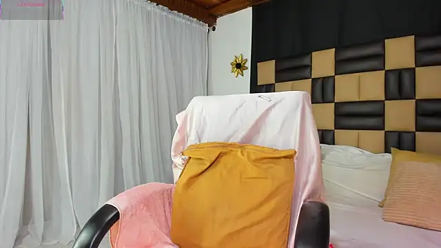 Snapshot of BarbieKano chatting on 17, 10, 2025 BarbieKano online show from 17, 10, 2025