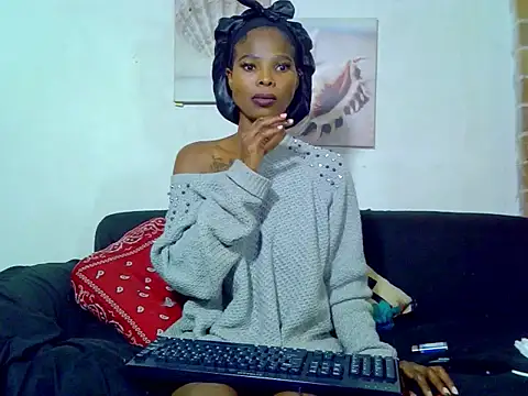 MissParis26 online show from 4, 2, 2025