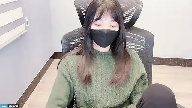 Ayase momo online show from 29, 12, 2024