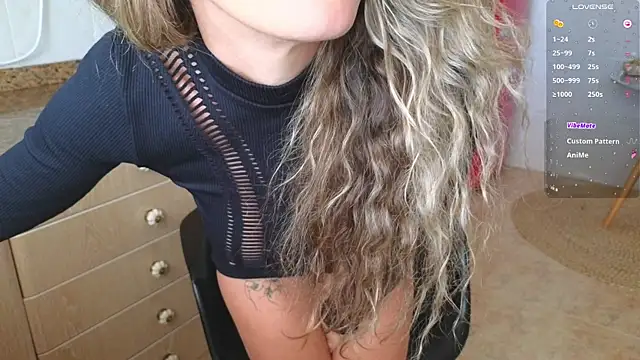 Snapshot of Lunamix chatting on 13, 2, 2025 Lunamix online show from 13, 2, 2025