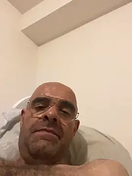 slim1976006 online show from 14, 7, 2026