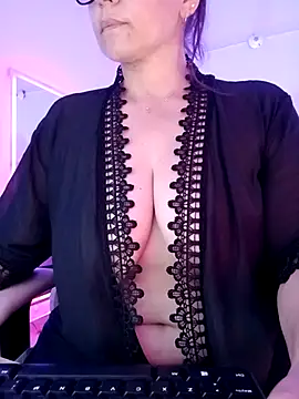 MariaPau 83 online show from 26, 2, 2025