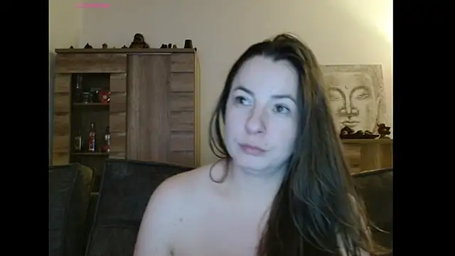 Snapshot of cristalines chatting on 2, 2, 2025 cristalines online show from 2, 2, 2025