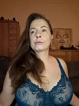 Snapshot of cristalines chatting on 22, 9, 2025 cristalines online show from 22, 9, 2025