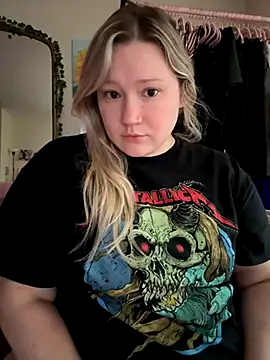 Snapshot of PiggyRose chatting on 6, 10, 2025 PiggyRose online show from 6, 10, 2025