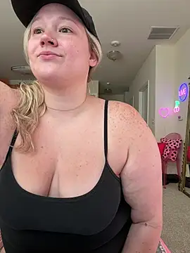 PiggyRose online show from 10, 7, 2026