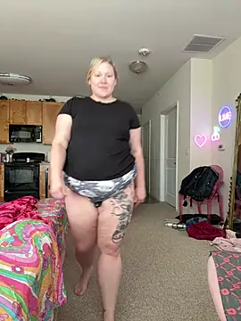 PiggyRose online show from 18, 7, 2026